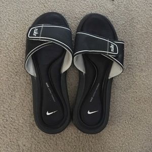 Nike slides